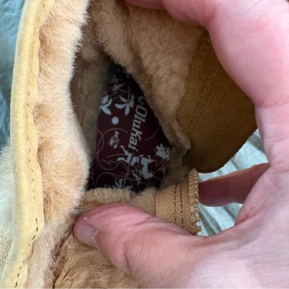 Olukai Pa'ina Hulu Shearling Lined Waterproof Tan Leather Booties. Size 7. - Picture 10 of 16